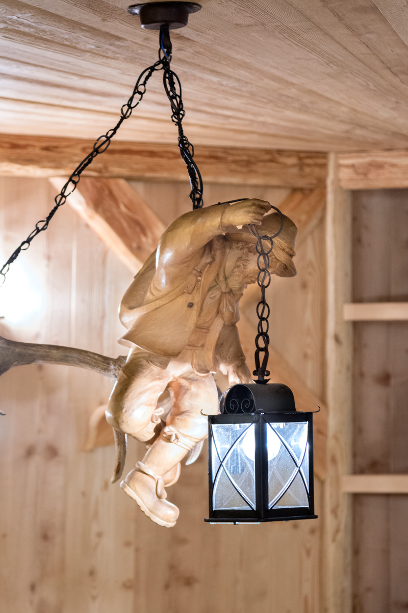Lampadario  tipico della cultura tirolese