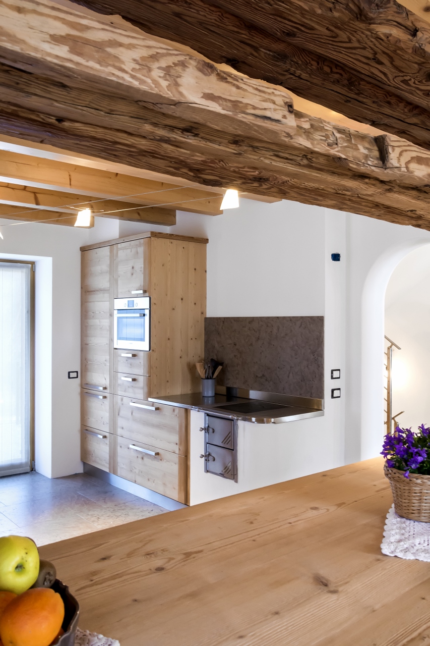 Cucina in legno e muratura