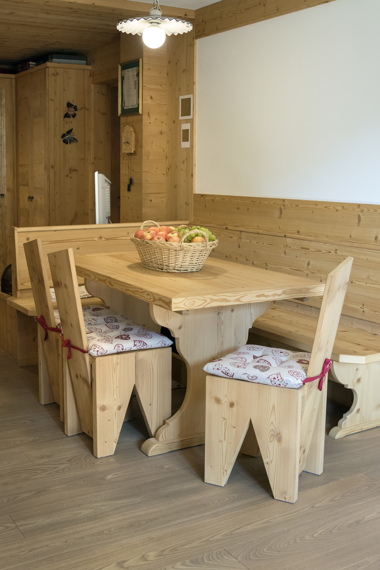 Sedie artistiche in legno
